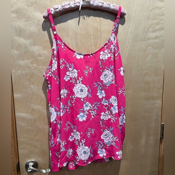 Torrid blouse, Size 3, bright pink with white floral print - Picture 3 of 4